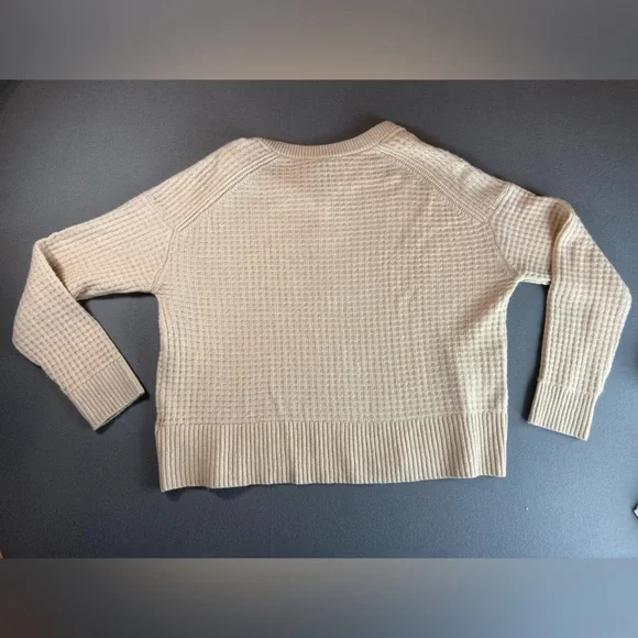 Everlane Cashmere Sweater Waffle Weave 2 Buttons Size Large - Picture 2 of 10